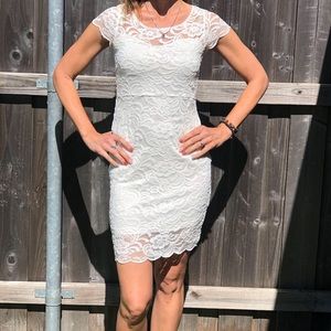 Come Sono White lace dress
